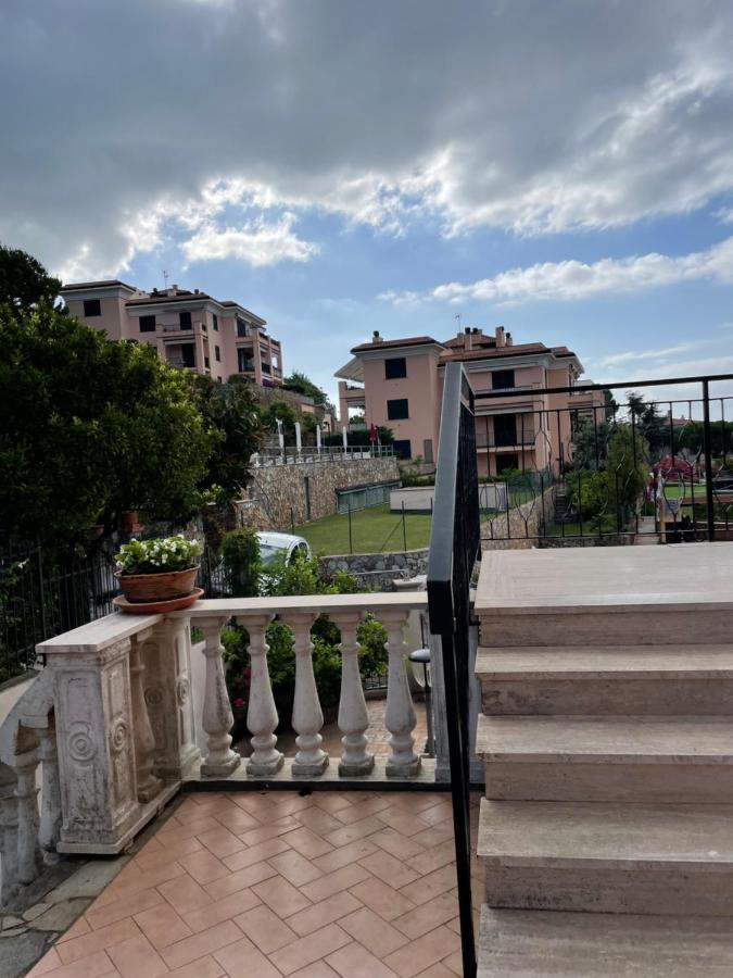 Apartment Aurora & Nicole Ideal Per Biker Con Terazza Vista Mare Parcheggio E Wi-Fi Gratuiti Пьетра-Лигуре Экстерьер фото