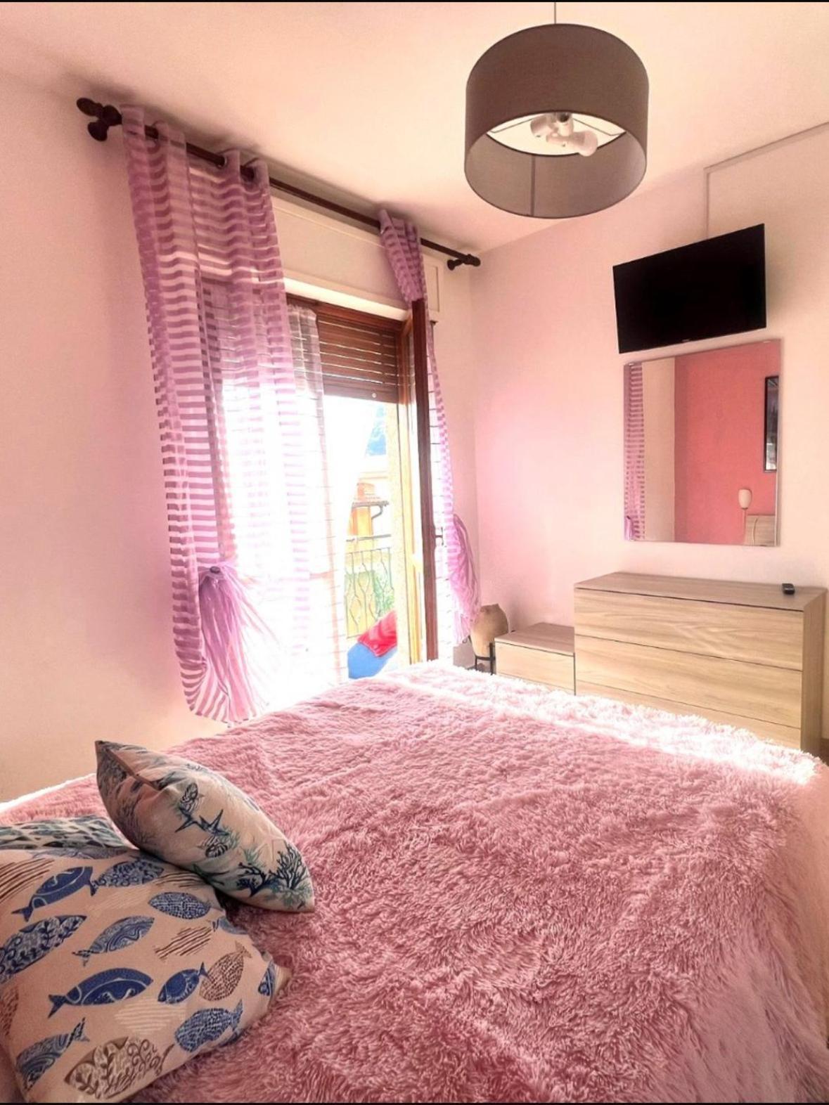 Apartment Aurora & Nicole Ideal Per Biker Con Terazza Vista Mare Parcheggio E Wi-Fi Gratuiti Пьетра-Лигуре Экстерьер фото