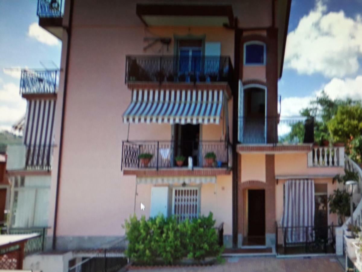 Apartment Aurora & Nicole Ideal Per Biker Con Terazza Vista Mare Parcheggio E Wi-Fi Gratuiti Пьетра-Лигуре Экстерьер фото